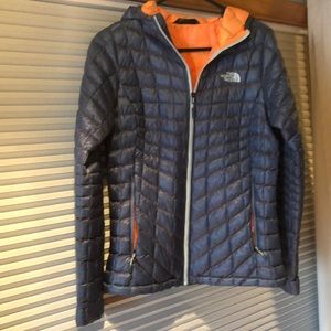 North Face Thermoball Hoodie Women’s Small.
